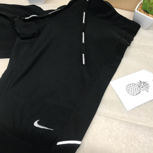 Nike Womens Dri Fit Capri Leggings - Picture 5 of 7